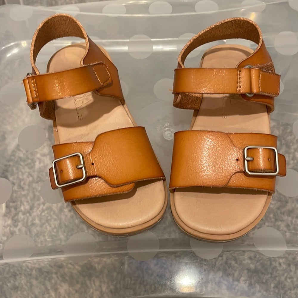 Gently worn toddler girls brown sandals with Velcro strap